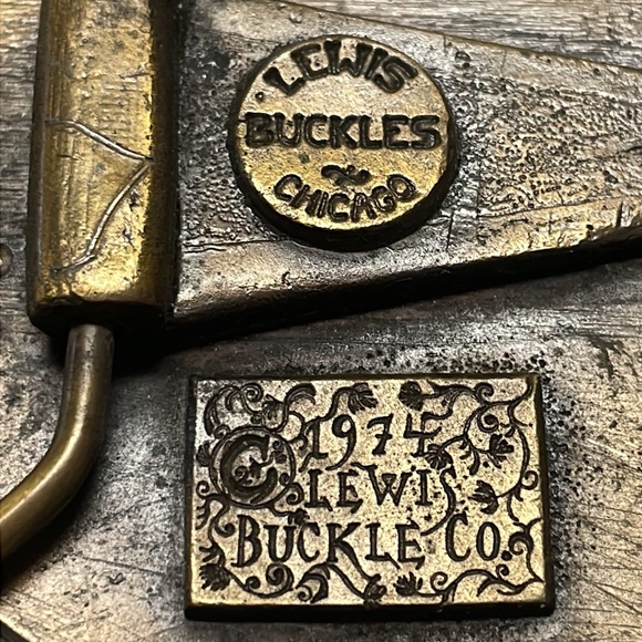 Vintage Lewis Buckle Co. Brass Illinois State Emblem 1974 Buckle - Picture 3 of 5